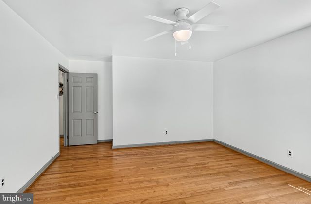 10 JOBS LN, Newark, DE 19711