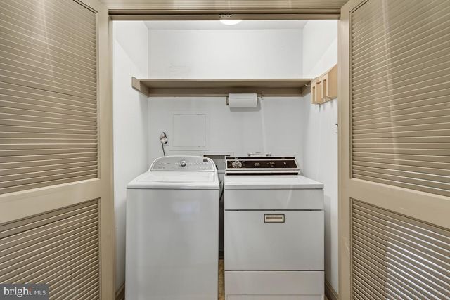 10 JOBS LN, Newark, DE 19711