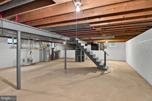 10 JOBS LN, Newark, DE 19711