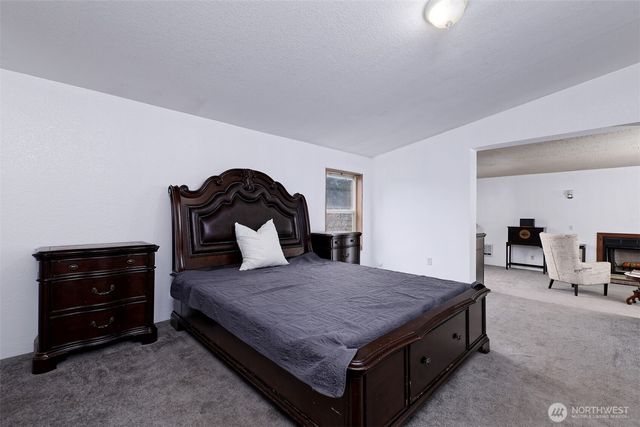 221 E Little Bear Lane, Shelton, WA 98584