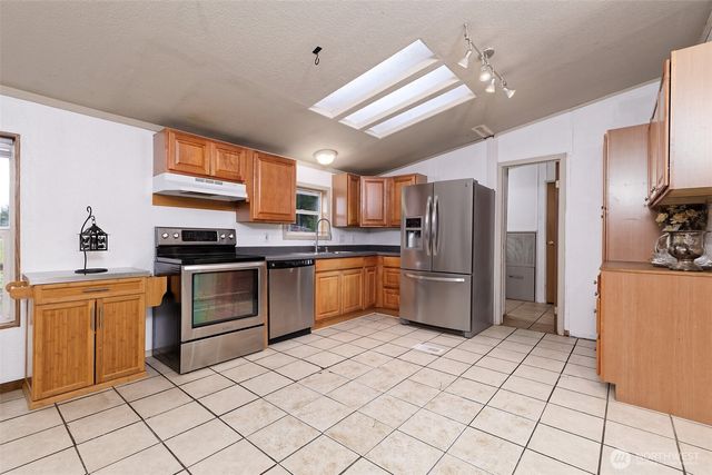 221 E Little Bear Lane, Shelton, WA 98584