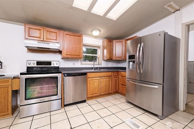 221 E Little Bear Lane, Shelton, WA 98584