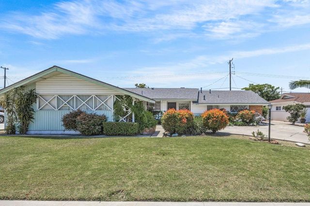 8822 Lola Avenue, Anaheim, CA 92804