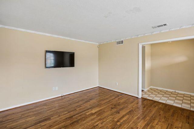 9007 Sweetwater Drive, Dallas, TX 75228