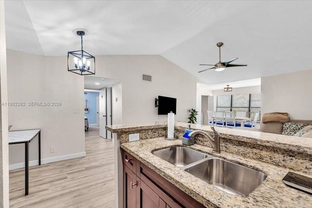 2796 S University Dr 2202, Davie, FL 33328