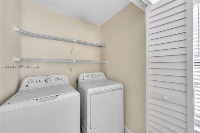 2796 S University Dr 2202, Davie, FL 33328