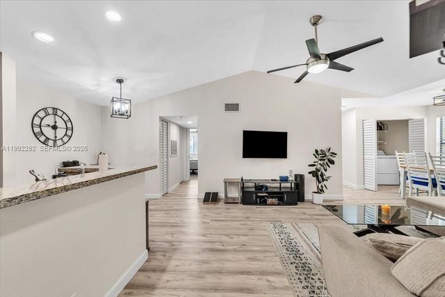 2796 S University Dr 2202, Davie, FL 33328