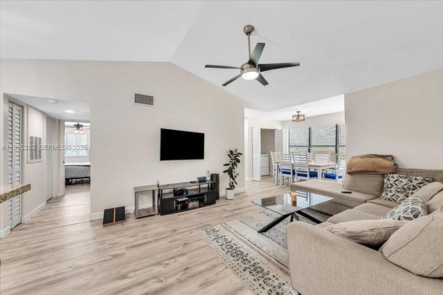 2796 S University Dr 2202, Davie, FL 33328