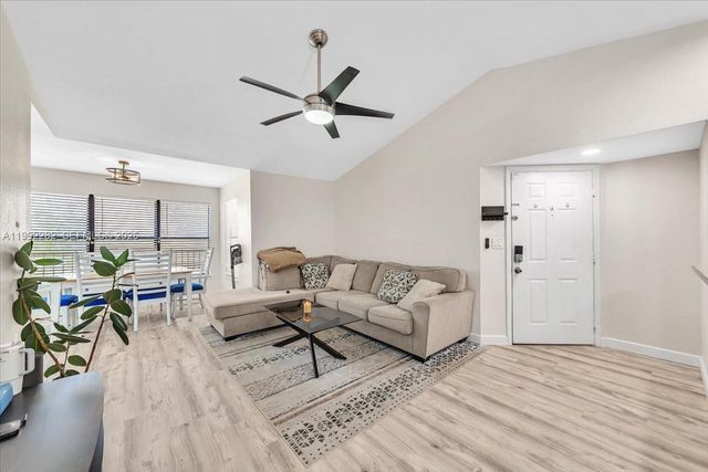 2796 S University Dr 2202, Davie, FL 33328