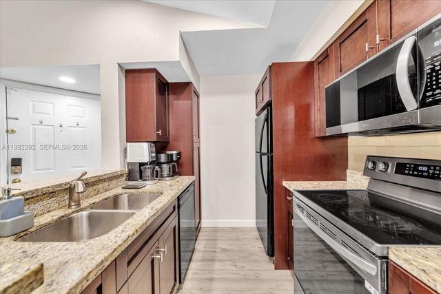 2796 S University Dr 2202, Davie, FL 33328