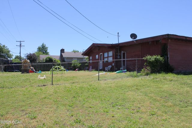 2803 S Missouri, Joplin, MO 64804