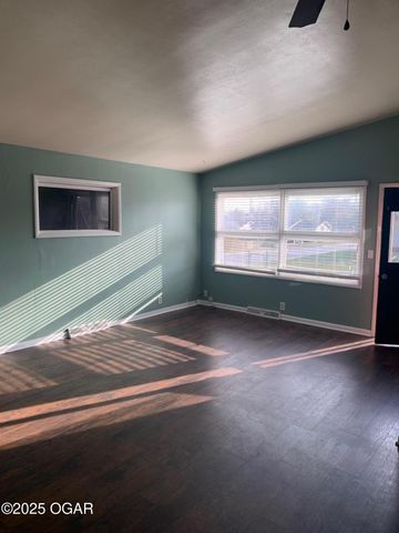 2803 S Missouri, Joplin, MO 64804