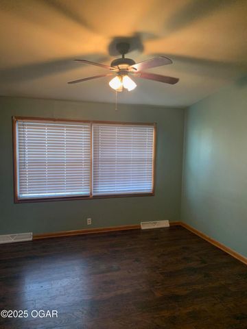 2803 S Missouri, Joplin, MO 64804