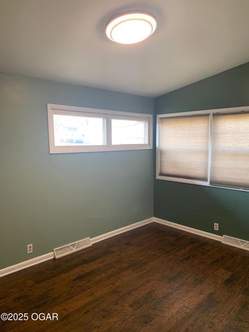 2803 S Missouri, Joplin, MO 64804