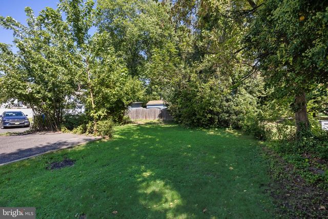 411 N CHURCH ST, Moorestown, NJ 08057