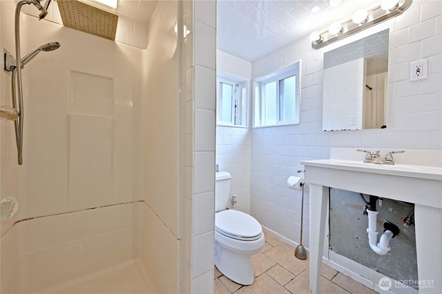 512 S 35th Street, Tacoma, WA 98418