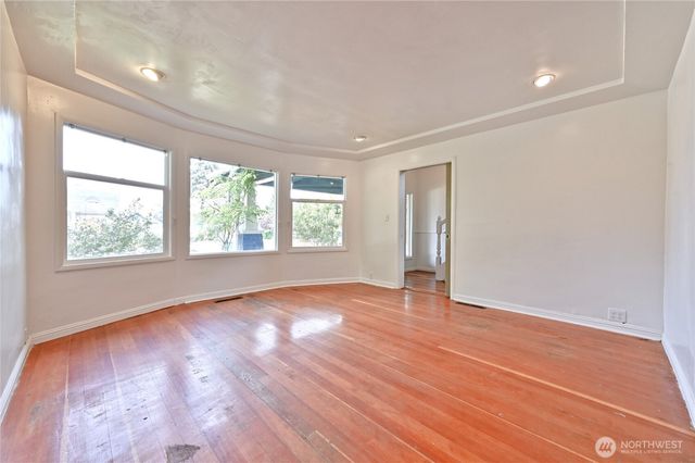 512 S 35th Street, Tacoma, WA 98418