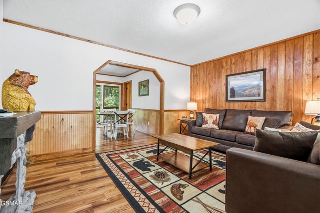 2106 Hickory Manor Road, Sevierville, TN 37862