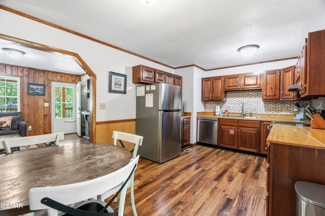 2106 Hickory Manor Road, Sevierville, TN 37862