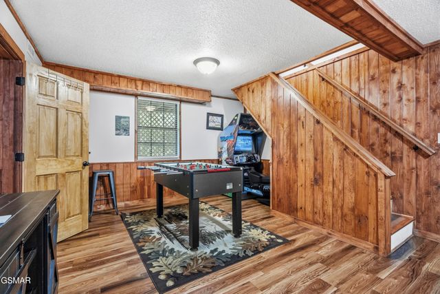 2106 Hickory Manor Road, Sevierville, TN 37862