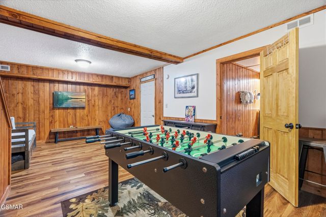 2106 Hickory Manor Road, Sevierville, TN 37862