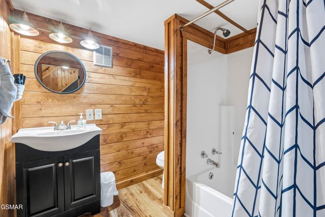 2106 Hickory Manor Road, Sevierville, TN 37862
