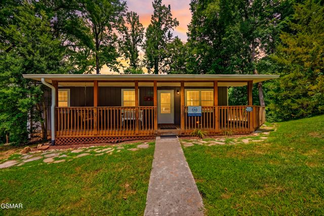 2106 Hickory Manor Road, Sevierville, TN 37862