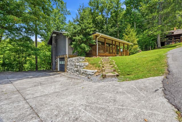 2106 Hickory Manor Road, Sevierville, TN 37862