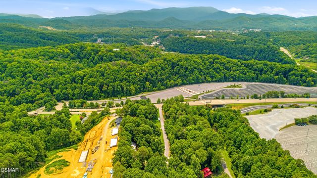 2106 Hickory Manor Road, Sevierville, TN 37862