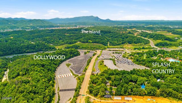 2106 Hickory Manor Road, Sevierville, TN 37862