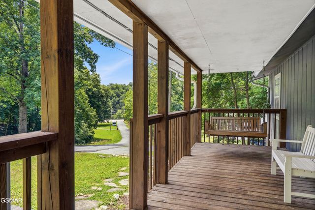 2106 Hickory Manor Road, Sevierville, TN 37862