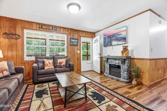 2106 Hickory Manor Road, Sevierville, TN 37862