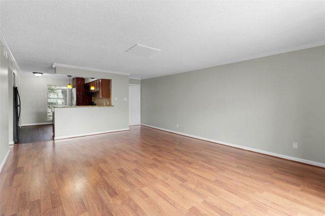 1901 S Voss Road 9, Houston, TX 77057