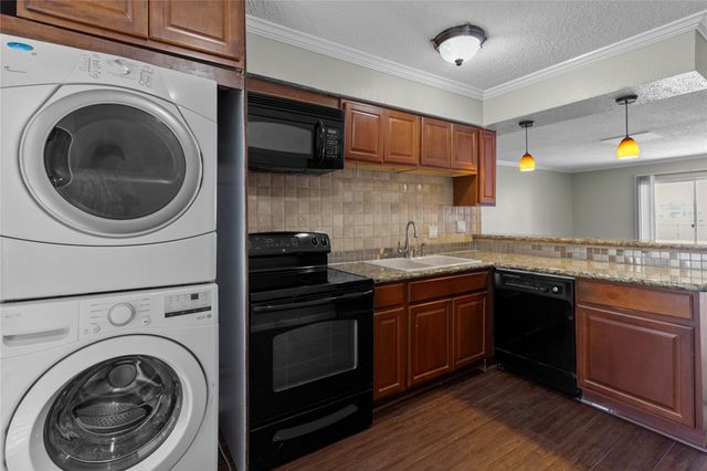 1901 S Voss Road 9, Houston, TX 77057