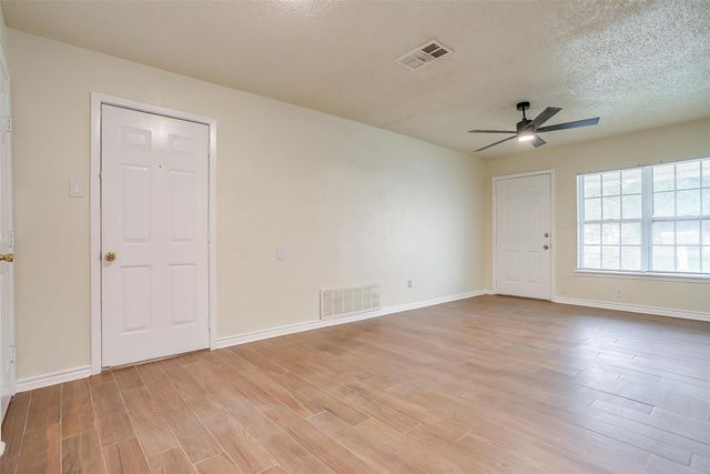 3537 Half Moon Drive, Fort Worth, TX 76111