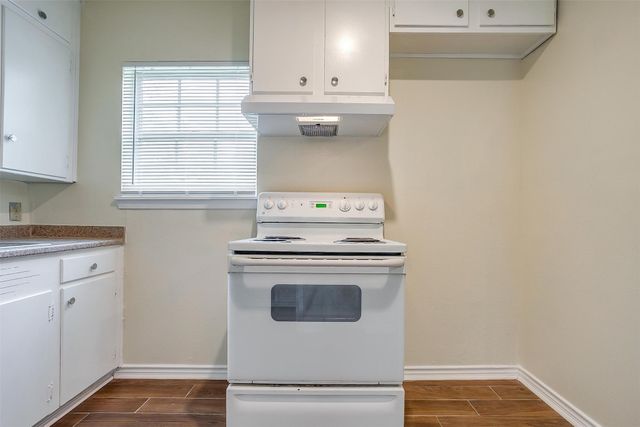 3537 Half Moon Drive, Fort Worth, TX 76111
