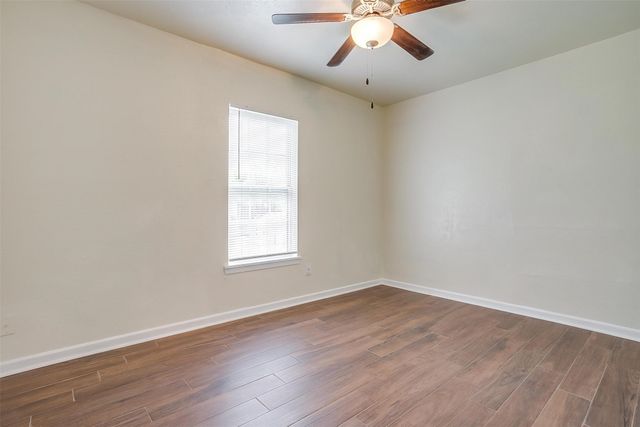 3537 Half Moon Drive, Fort Worth, TX 76111