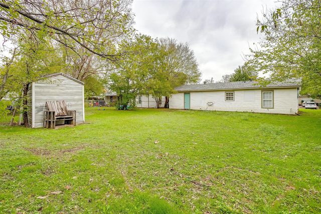 3537 Half Moon Drive, Fort Worth, TX 76111