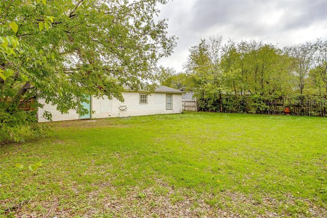 3537 Half Moon Drive, Fort Worth, TX 76111