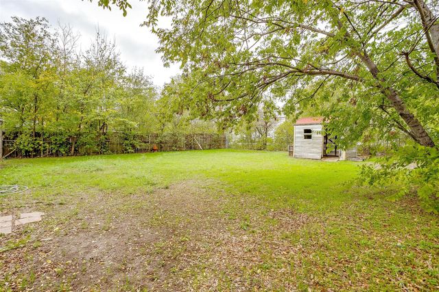 3537 Half Moon Drive, Fort Worth, TX 76111