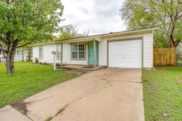 3537 Half Moon Drive, Fort Worth, TX 76111