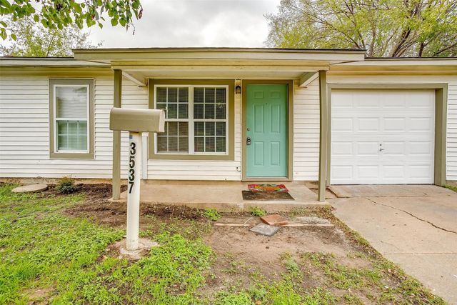 3537 Half Moon Drive, Fort Worth, TX 76111