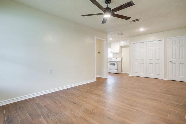 3537 Half Moon Drive, Fort Worth, TX 76111