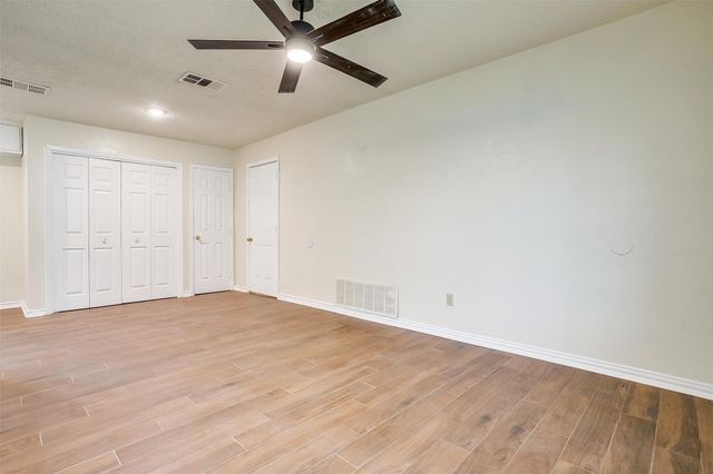 3537 Half Moon Drive, Fort Worth, TX 76111
