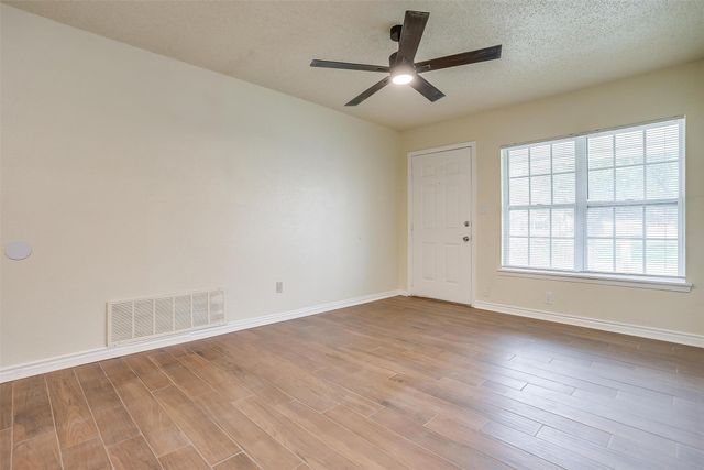 3537 Half Moon Drive, Fort Worth, TX 76111