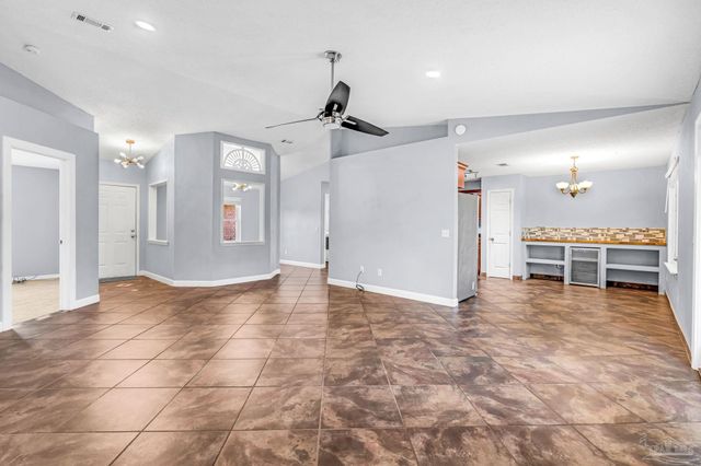 7933 Skyview Blvd, Navarre, FL 32566