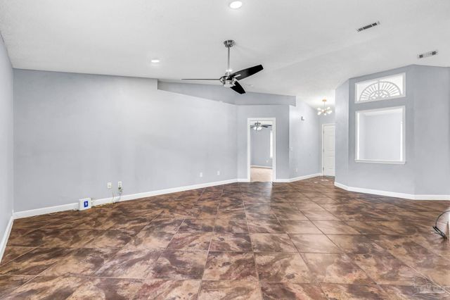 7933 Skyview Blvd, Navarre, FL 32566