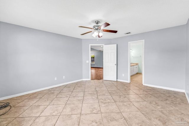 7933 Skyview Blvd, Navarre, FL 32566