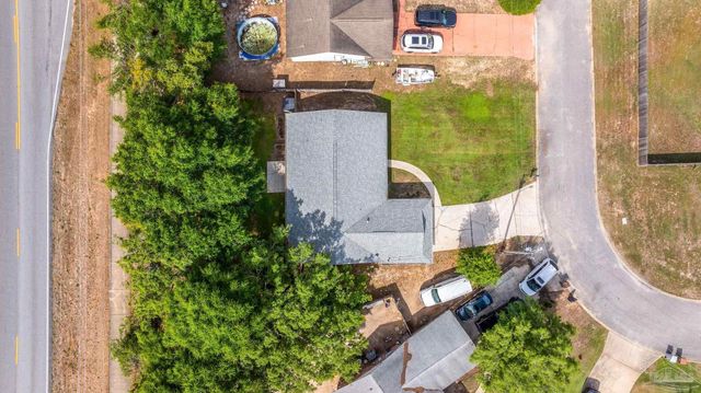 7933 Skyview Blvd, Navarre, FL 32566