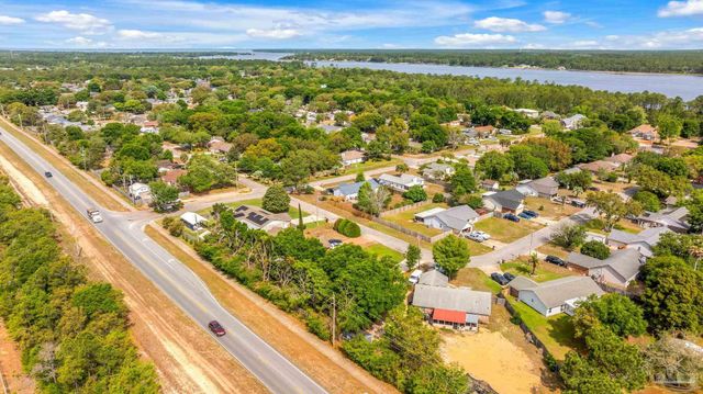 7933 Skyview Blvd, Navarre, FL 32566